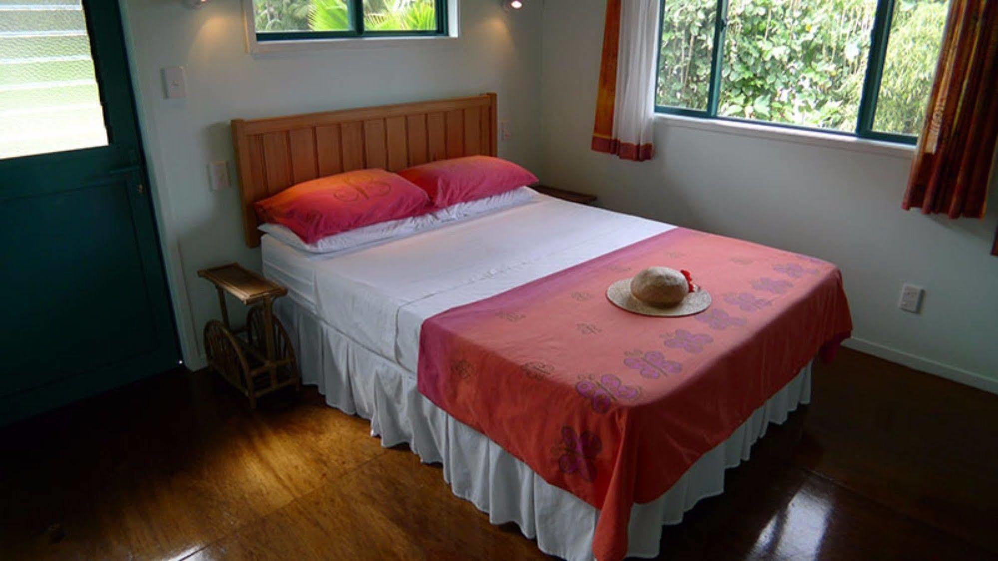 Aroa Kainga Bungalows And Apartment ラロトンガ島 エクステリア 写真